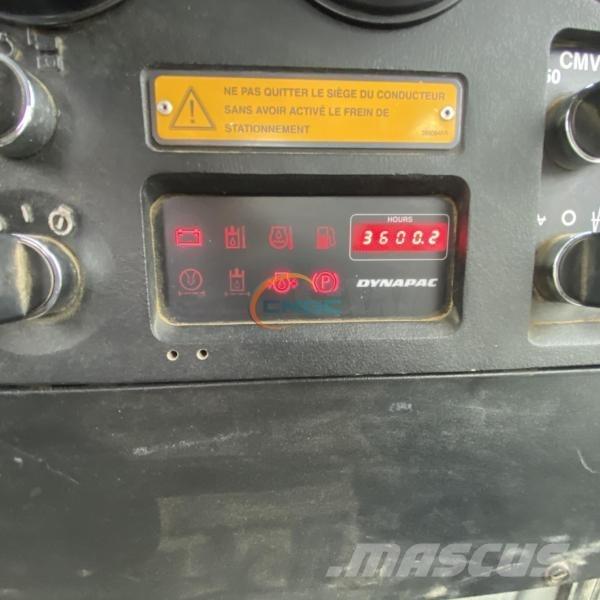 Dynapac CA302D 土壤壓實機