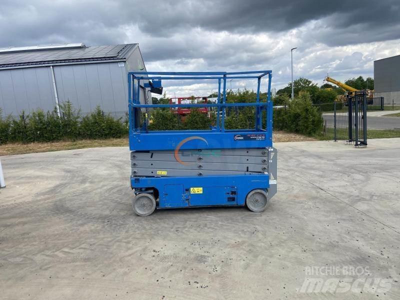 Genie GS-2632 曲臂高空作業車