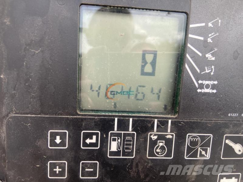 Genie S-125 曲臂高空作業車