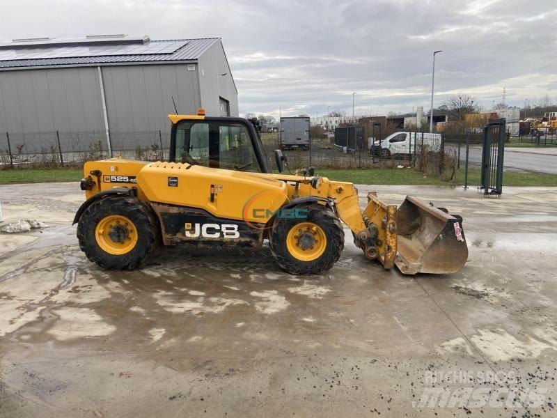 JCB 525.60 伸縮臂操作車