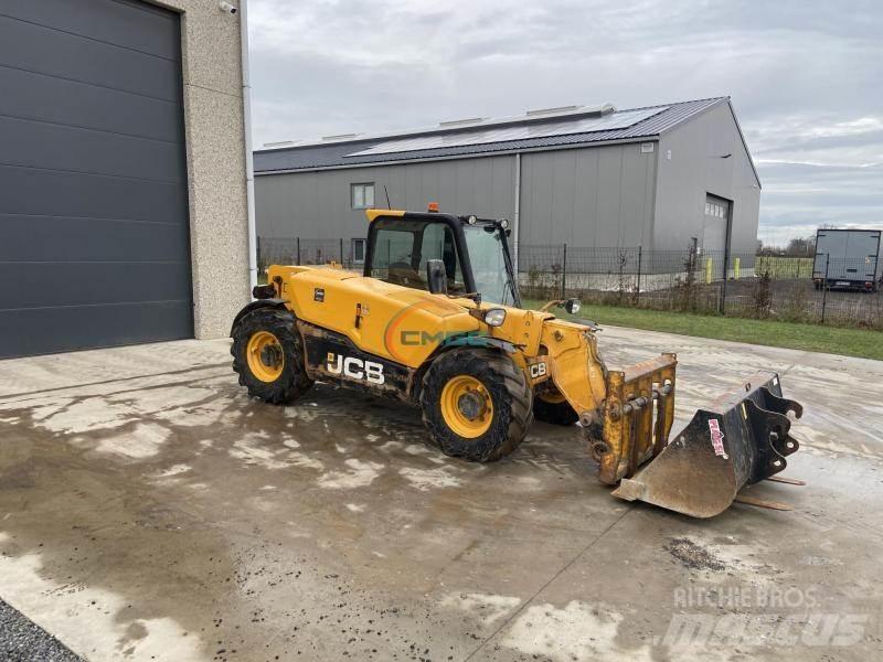 JCB 525.60 伸縮臂操作車
