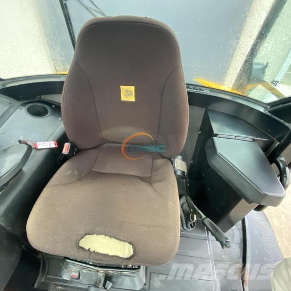 JCB TM220 輪胎式裝載機