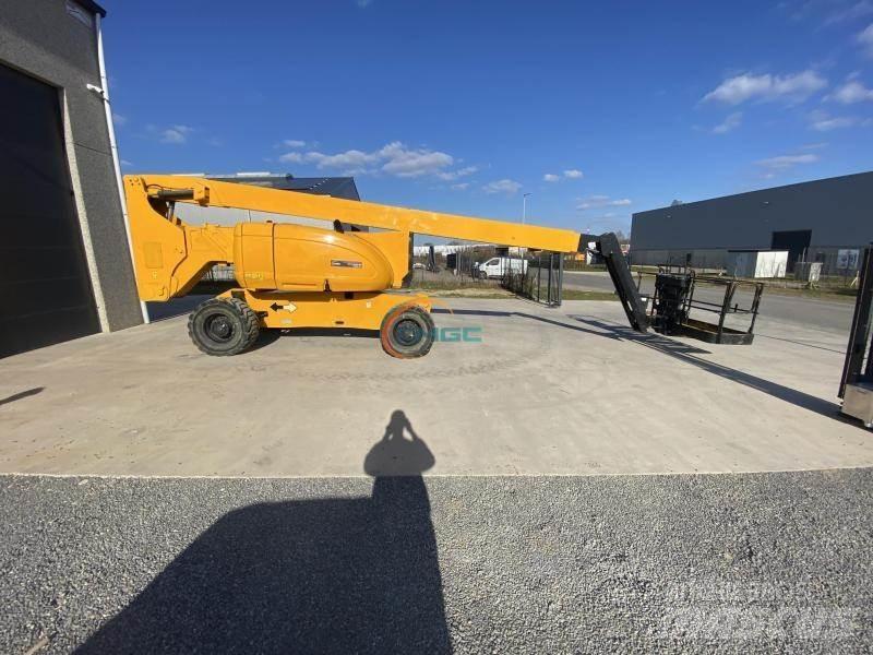 JLG 800AJ 曲臂高空作業車