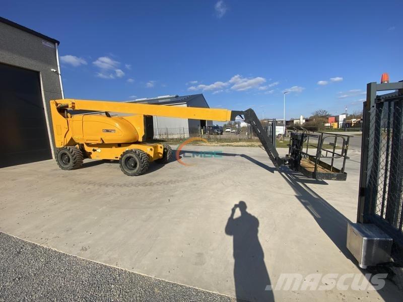 JLG 800AJ 曲臂高空作業車