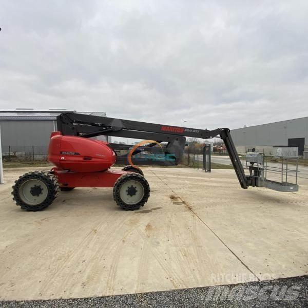 Manitou 200 ATJ 曲臂高空作業車
