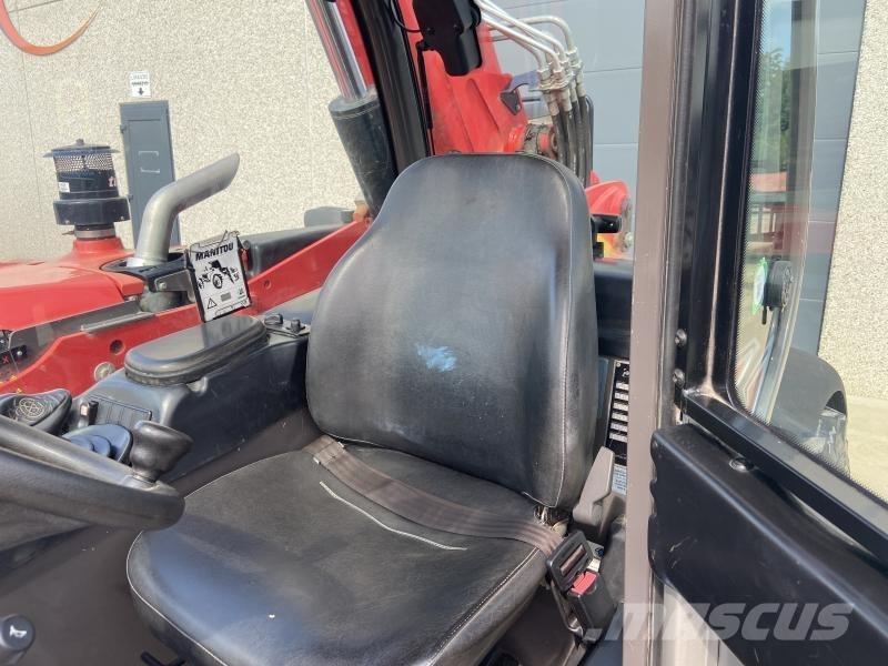 Manitou MT 732 伸縮臂操作車