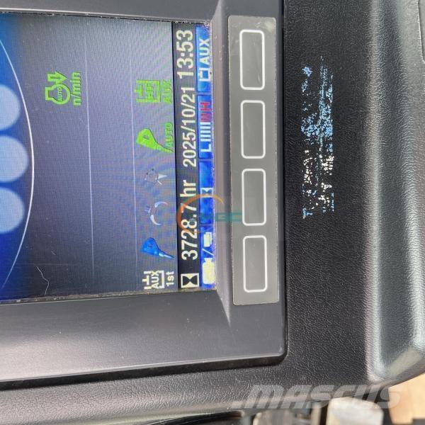 Takeuchi TB215R 旋轉式挖土機/掘鑿機/挖掘機