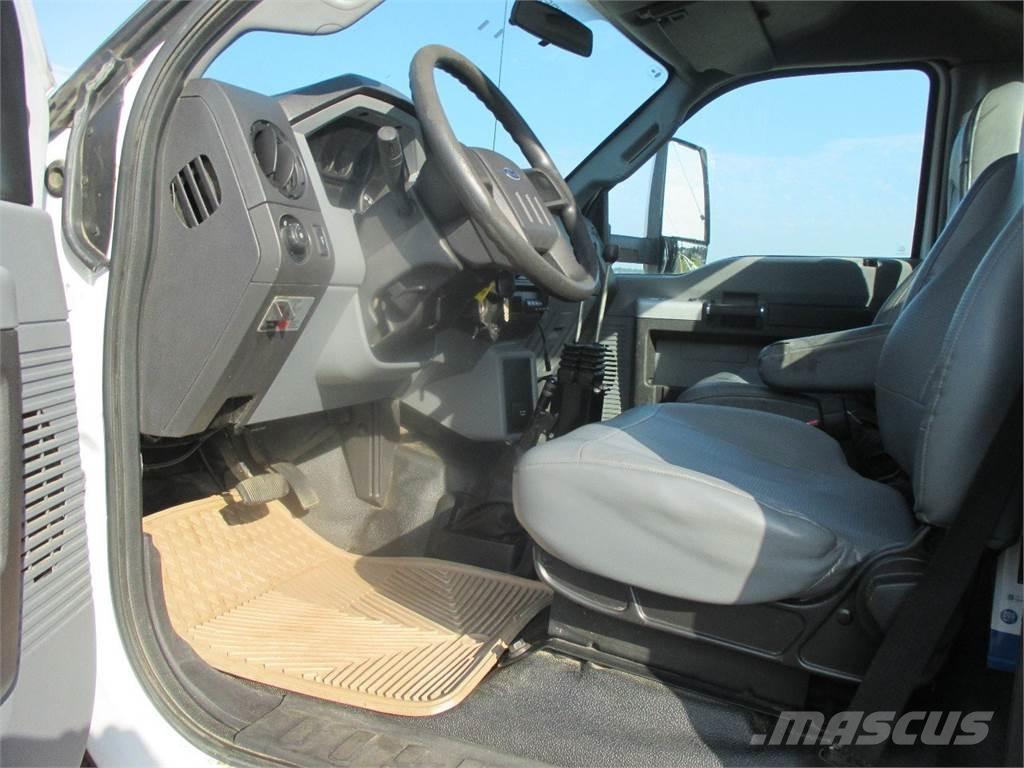 Ford F750 吊鉤式起重車