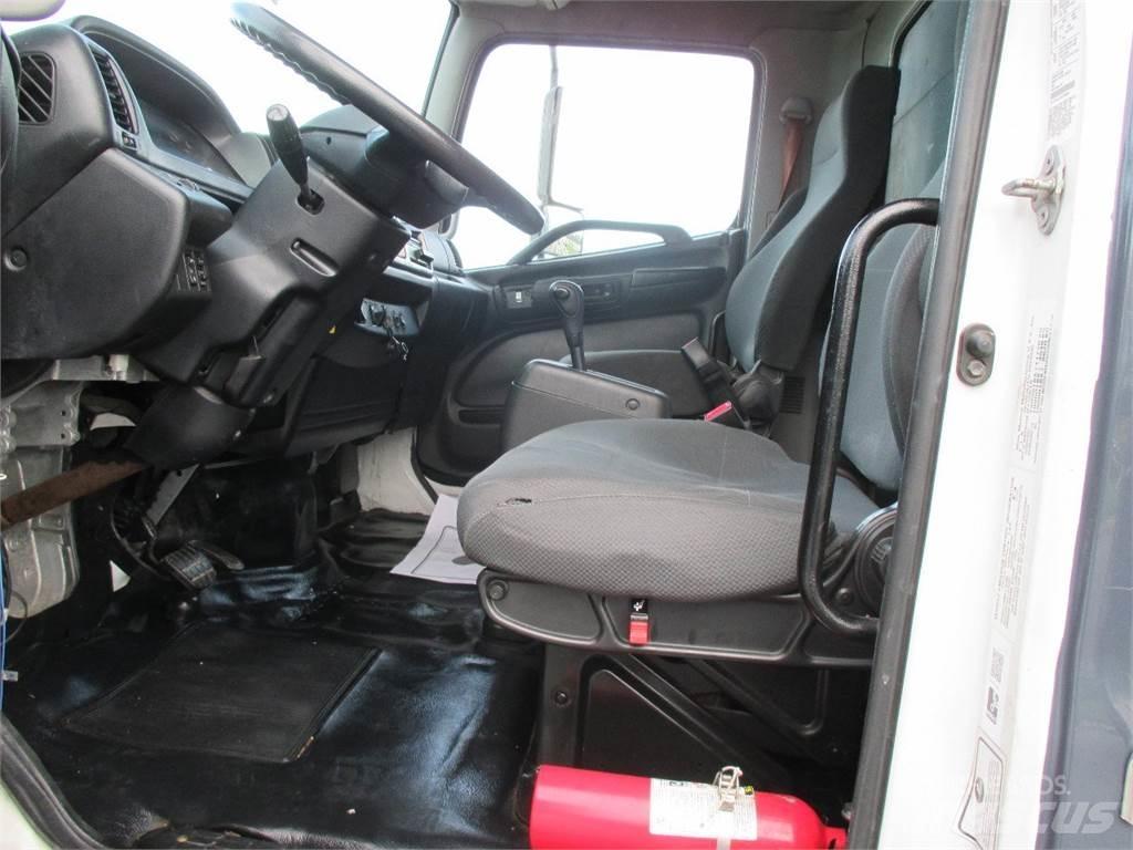 Hino 268 貨箱式卡車