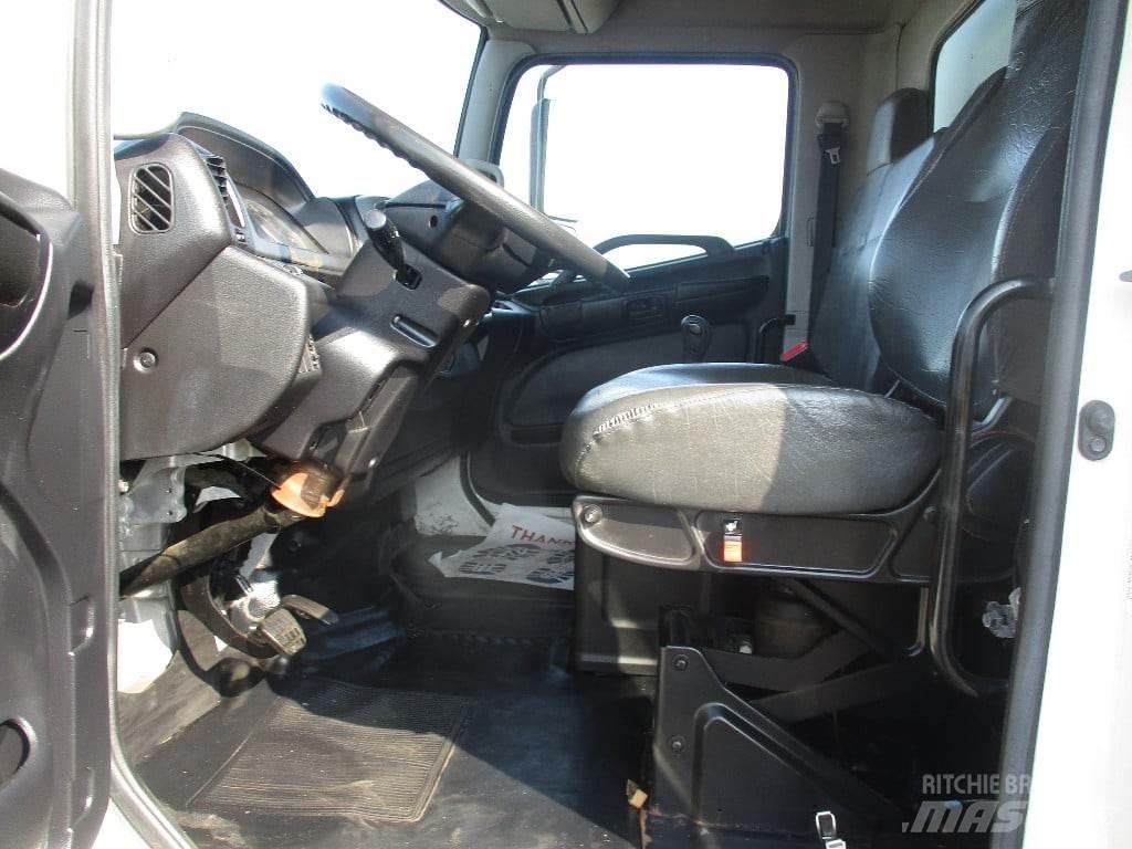 Hino 338 貨箱式卡車