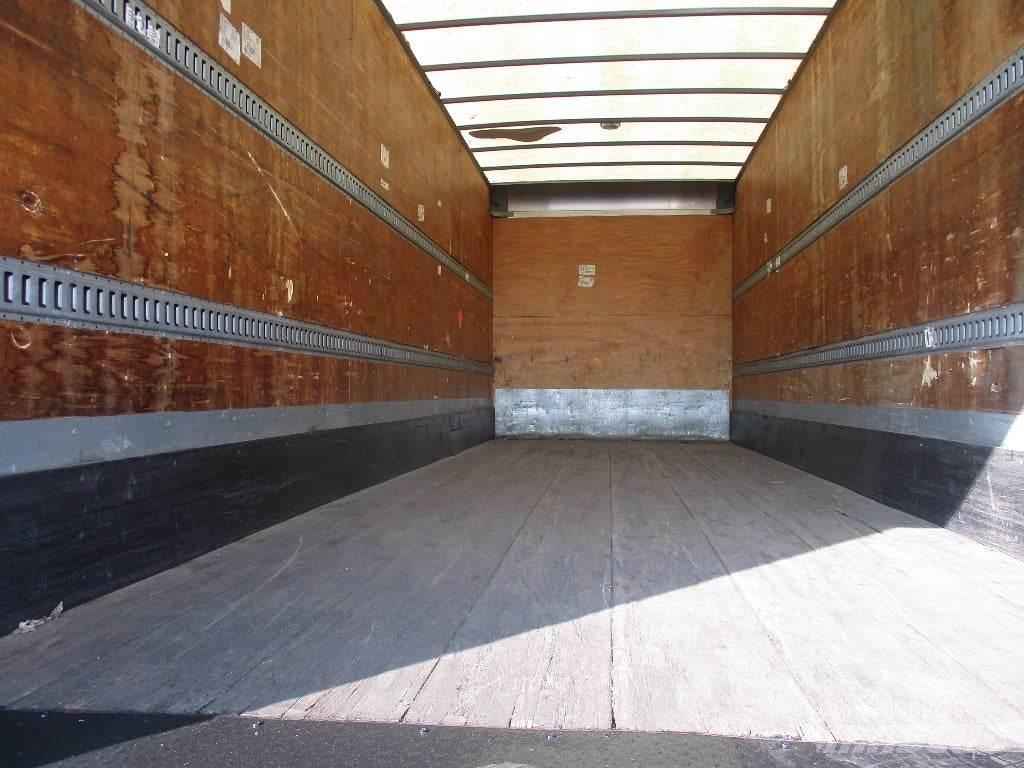 Hino 338 貨箱式卡車