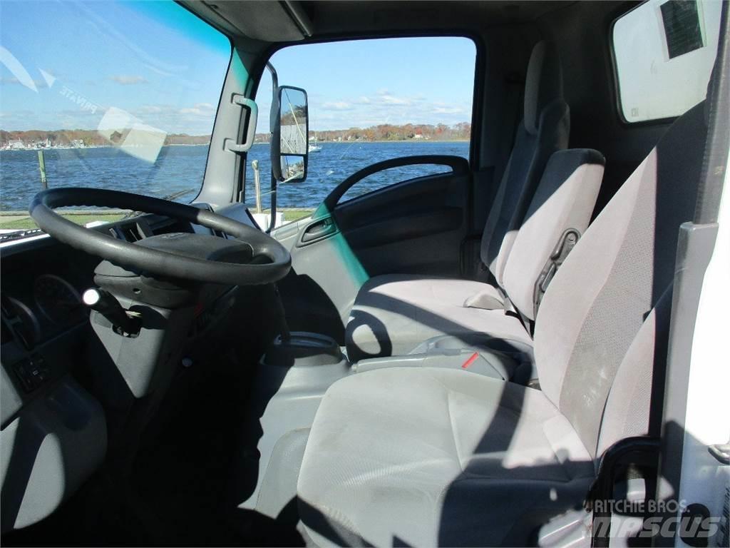 Isuzu NQR 貨箱式卡車