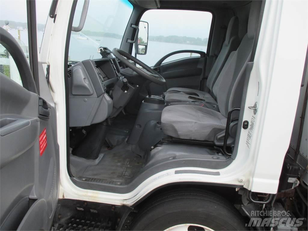 Isuzu NQR 溫控卡車