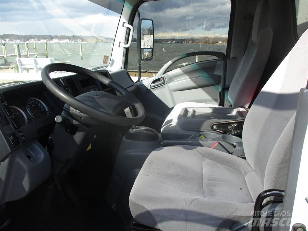 Isuzu NRR 貨箱式卡車