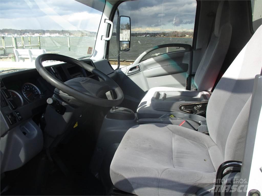 Isuzu NRR 都市/通用型車輛
