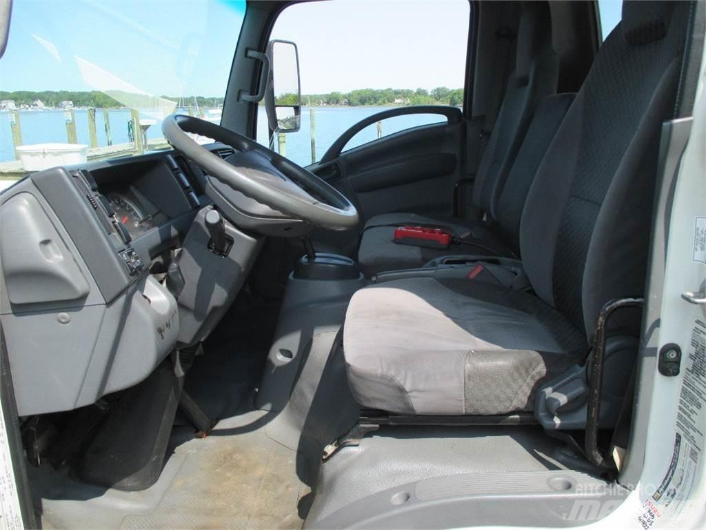 Isuzu NRR 貨櫃框架卡車