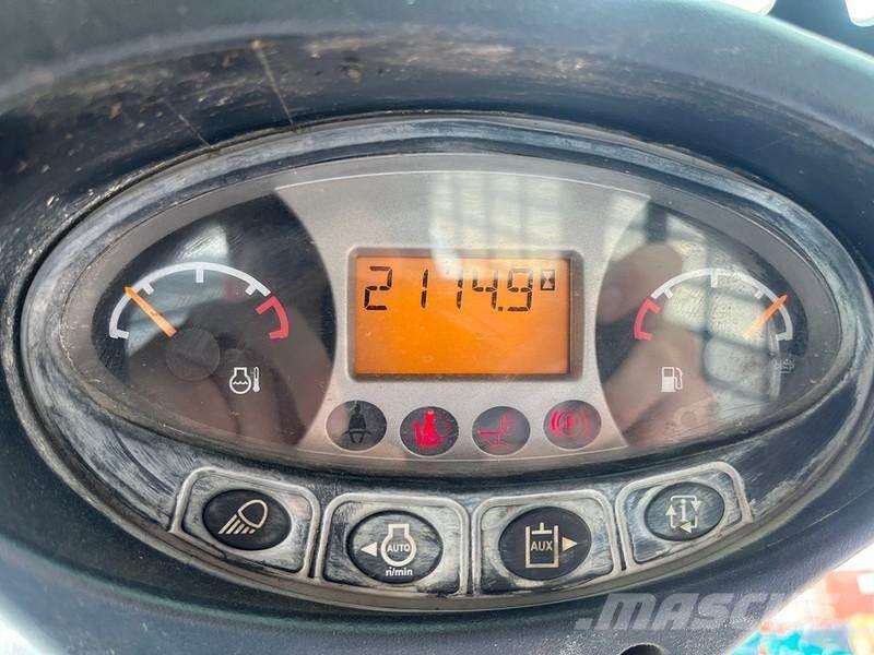 Bobcat T590 HF 小型裝載機