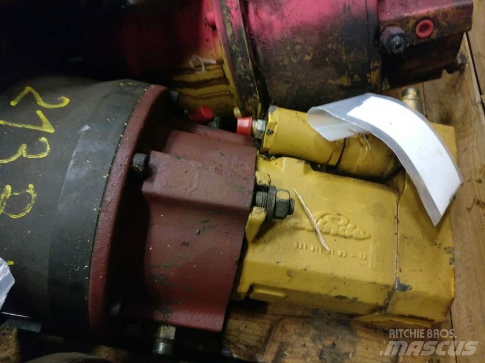 CAT 213B 油壓