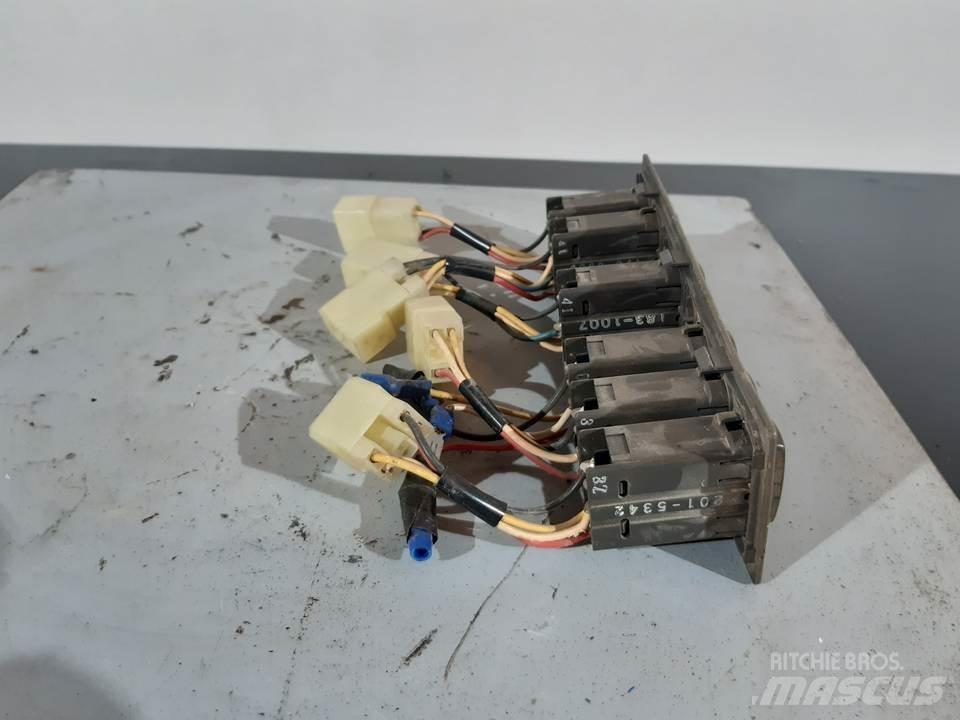 CAT 312CL 駕駛室與內部