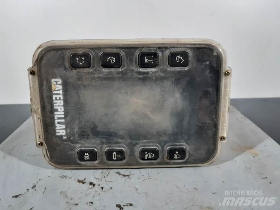 CAT 317BL 駕駛室與內部