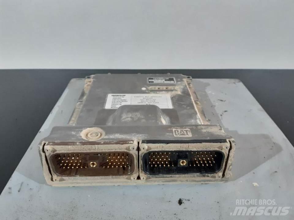 CAT 320DL 駕駛室與內部
