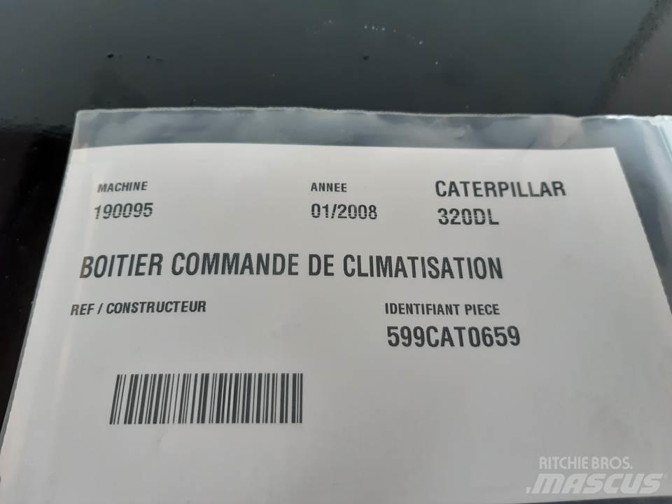 CAT 320DL 駕駛室與內部
