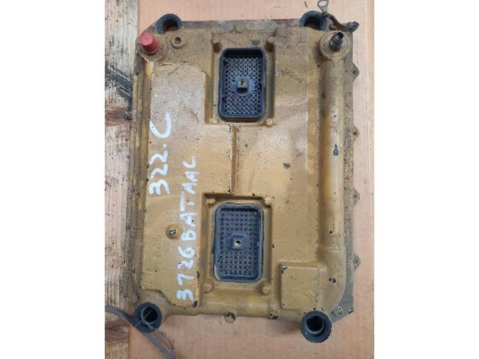 CAT 322C 駕駛室與內部