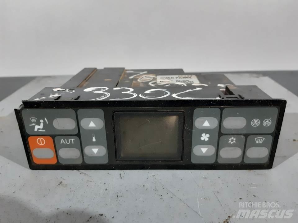 CAT 330C 駕駛室與內部