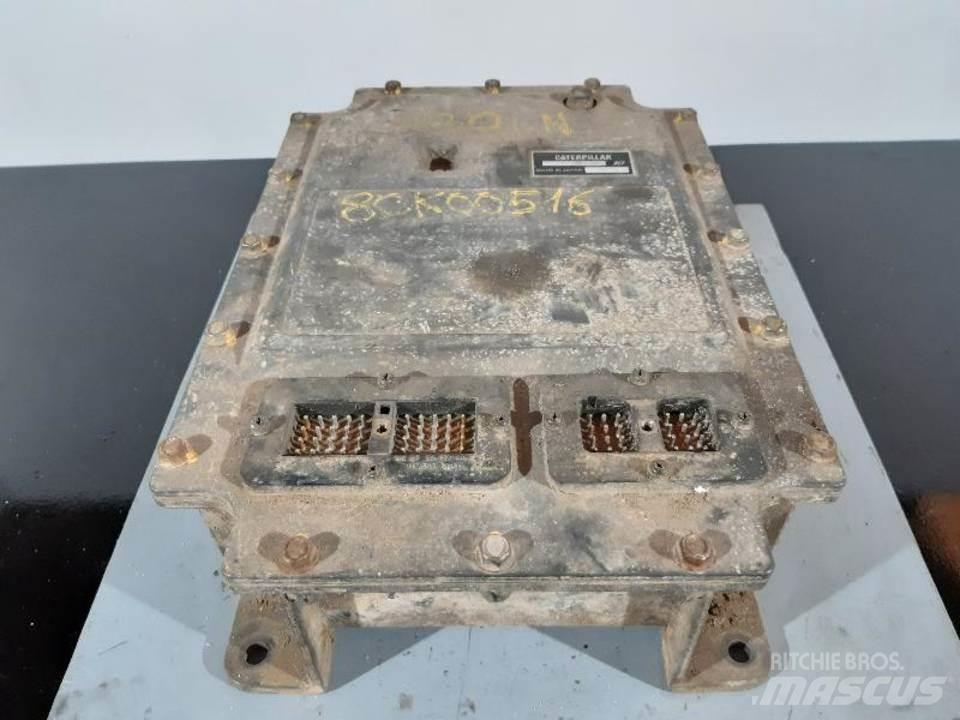 CAT 330L 駕駛室與內部