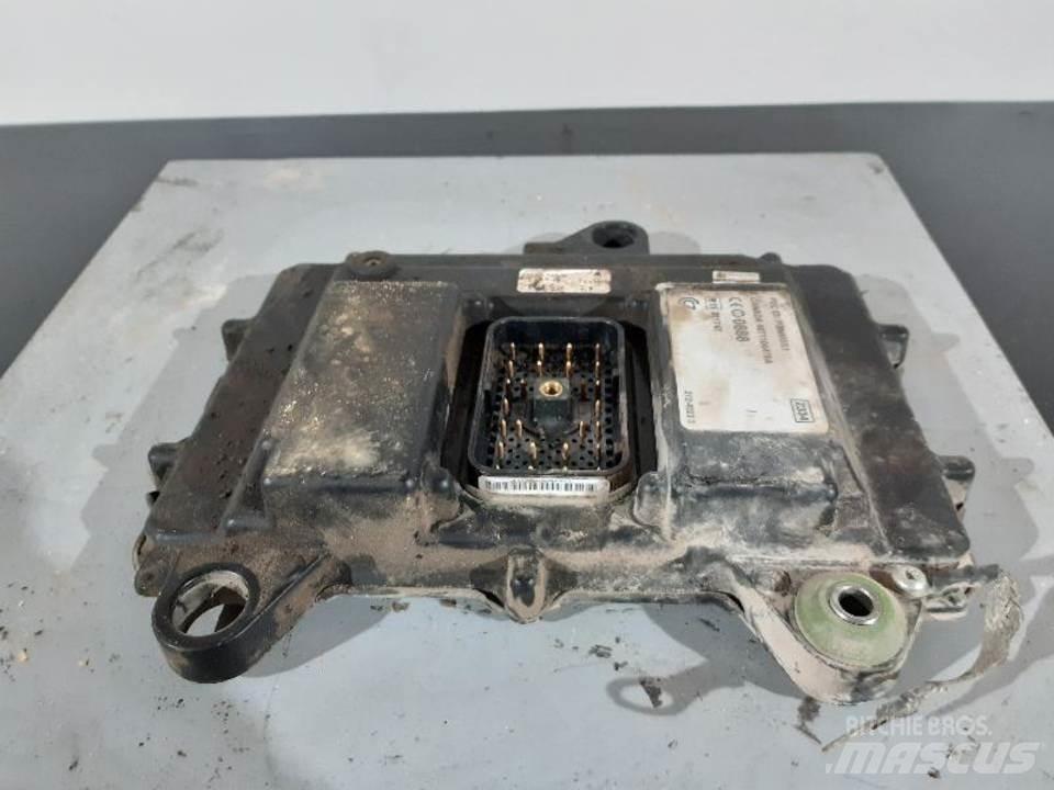 CAT 345C 駕駛室與內部