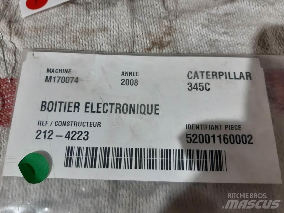CAT 345C 駕駛室與內部