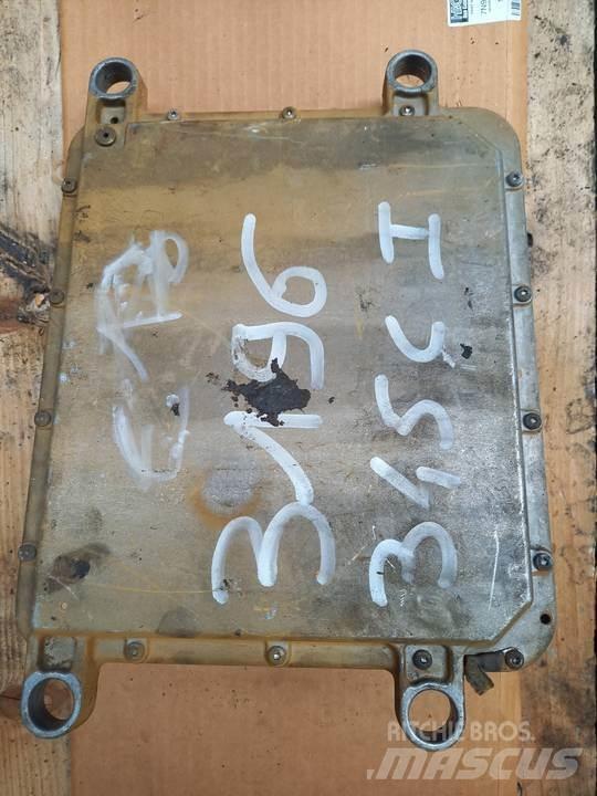 CAT 345C 駕駛室與內部