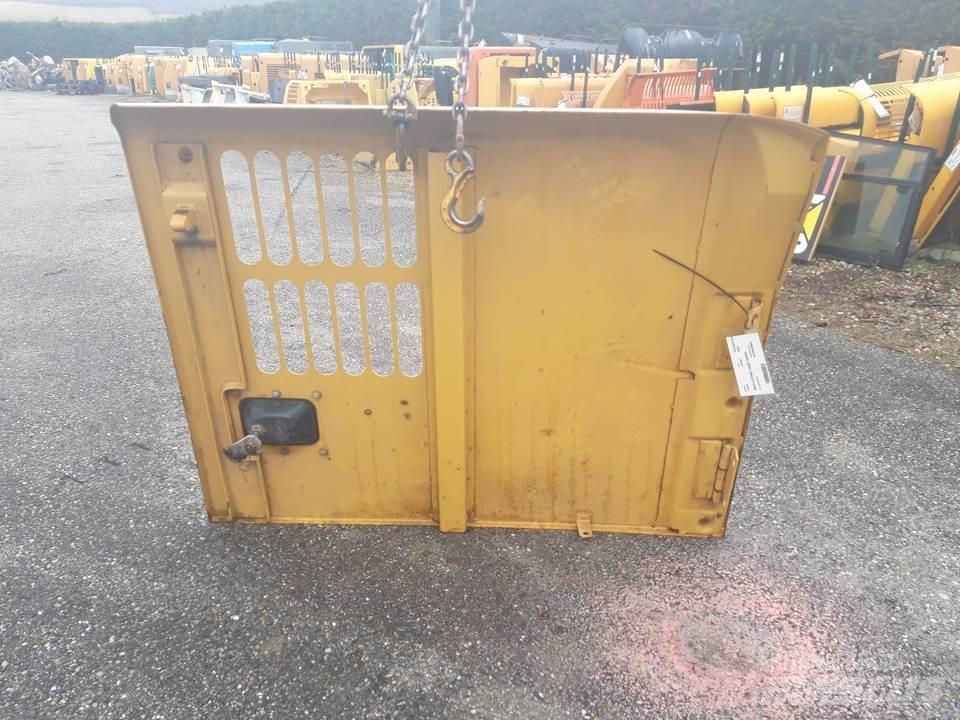 CAT 345C 駕駛室與內部