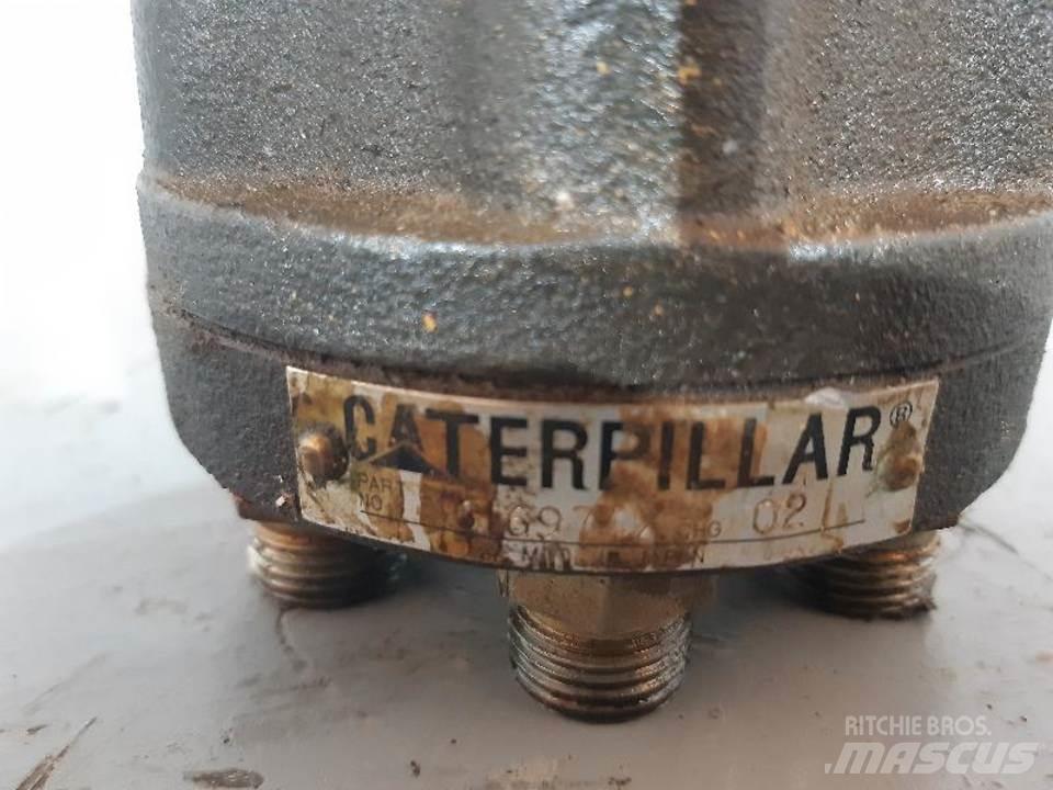 CAT 350 駕駛室與內部