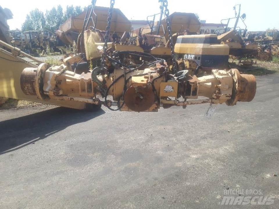 CAT 438B 傳動裝置