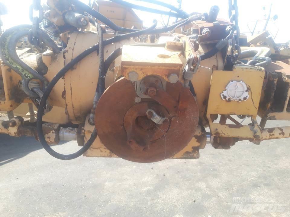 CAT 438B 傳動裝置