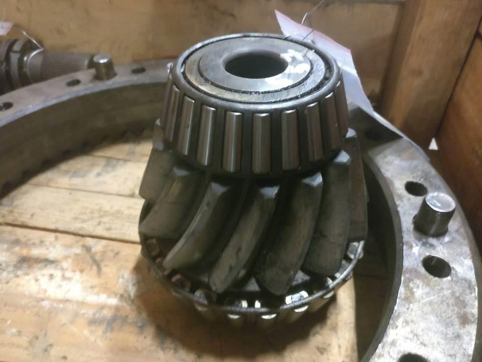 CAT 657B 傳動裝置
