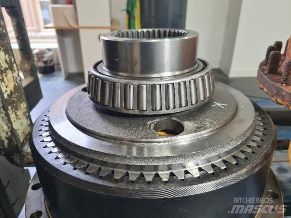 CAT 735 傳動裝置