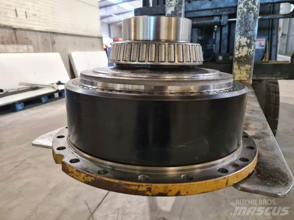 CAT 735 傳動裝置