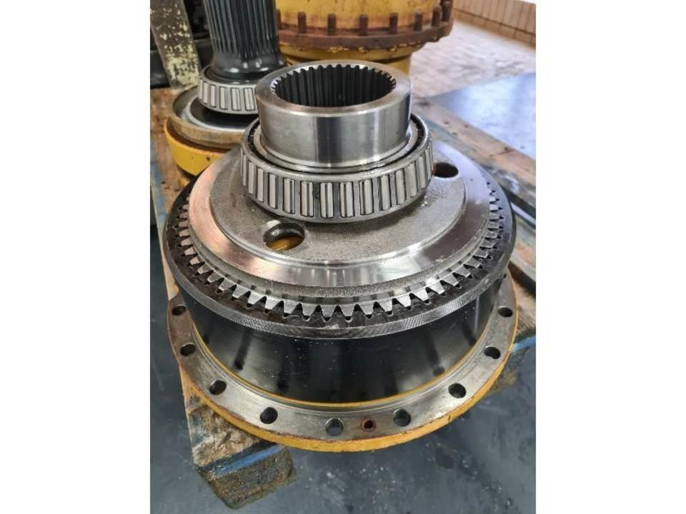 CAT 735 傳動裝置