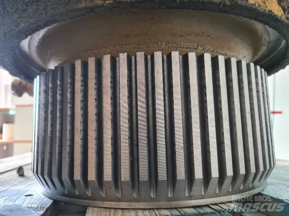 CAT 735 傳動裝置