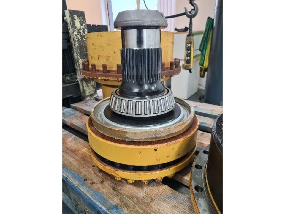 CAT 735 傳動裝置
