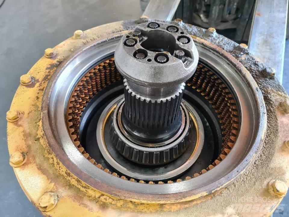 CAT 735 傳動裝置