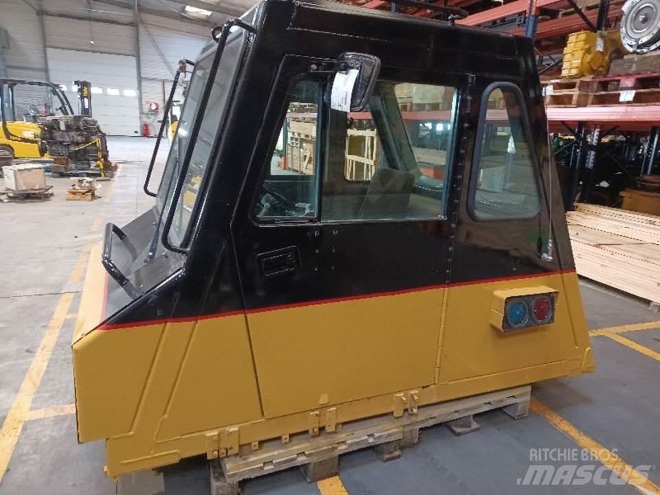 CAT 771D 駕駛室與內部