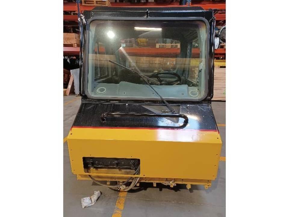 CAT 771D 駕駛室與內部