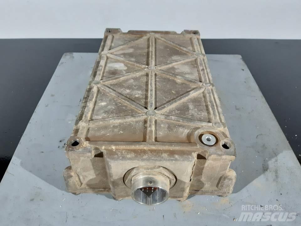 CAT 775B 駕駛室與內部