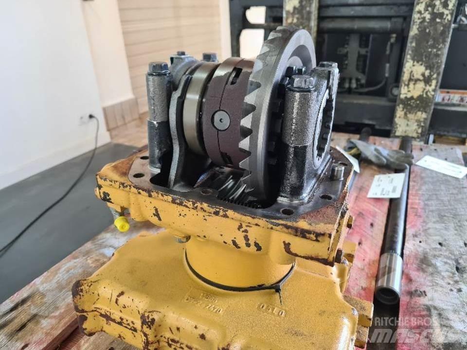 CAT 906H 傳動裝置