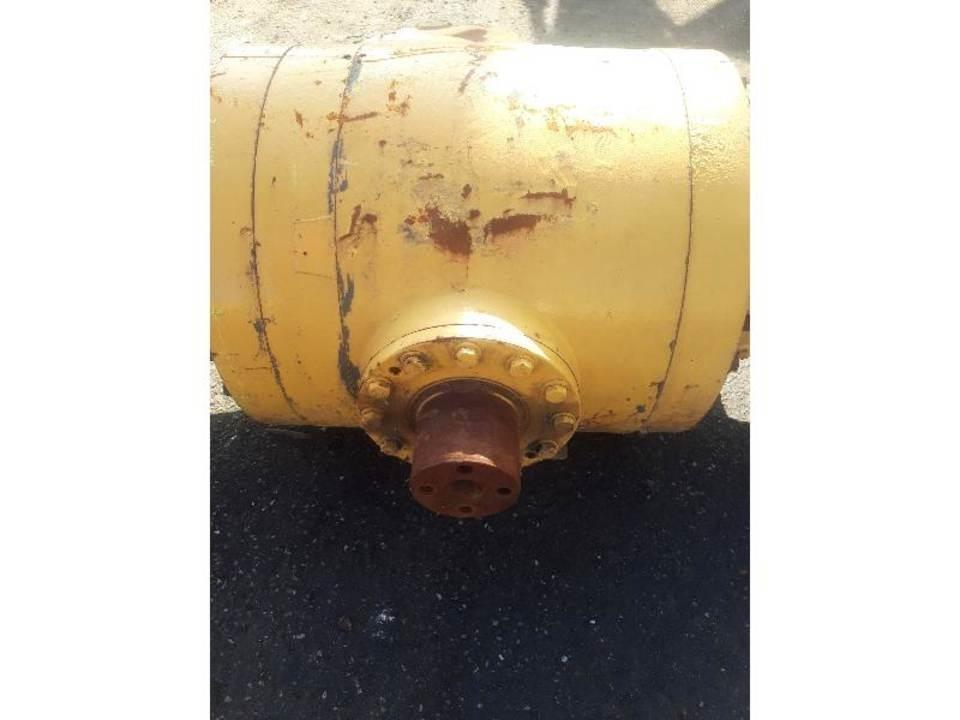 CAT 966H 傳動裝置