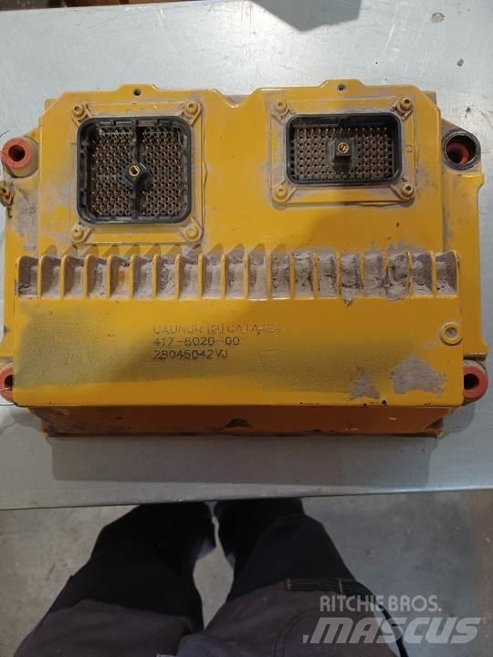 CAT 972M 駕駛室與內部