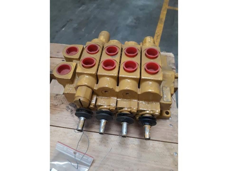 CAT D4H 油壓